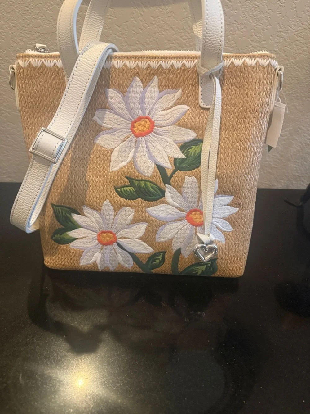 🌼🆕 Brighton Daisy Dee Tote with White Trim and Floral Accents - Picture 7 of 8
